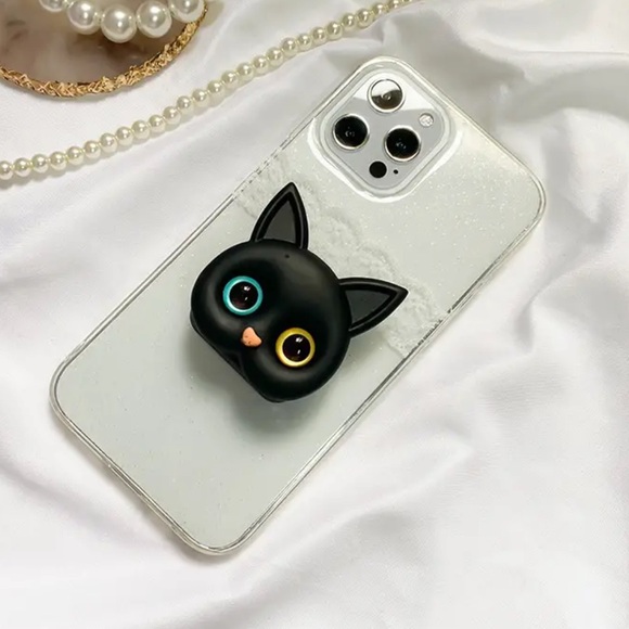 3D Black Cat Cell Phone Grip with Built-In Mirror - Picture 3 of 4